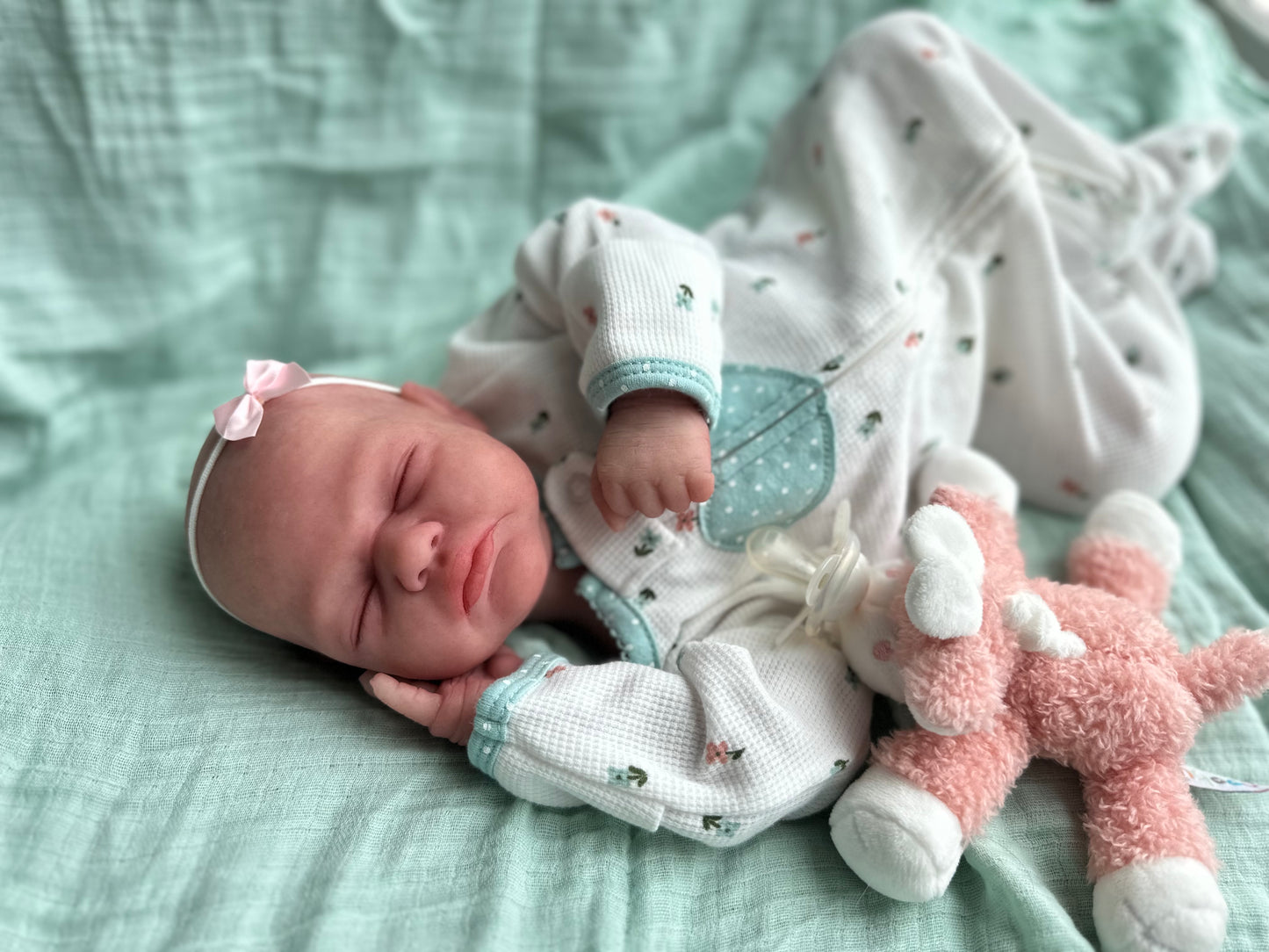 (Comfort Cub) Therapy Silicone Baby Olive